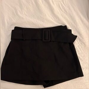 NWOT Zara Skort With Belt